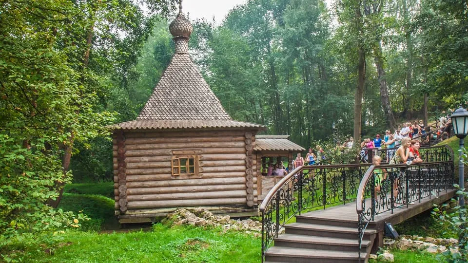 Дорога за городом — направление для поездки из Москвы на выходные