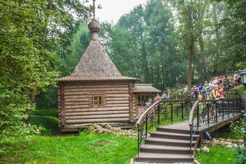Дорога за городом — направление для поездки из Москвы на выходные